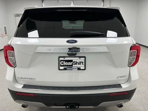 Used 2023 Ford Explorer Limited w/ Equipment Group 301A AWD/4WD image 9