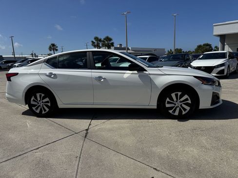New 2025 Nissan Altima 2.5 S FWD image 3