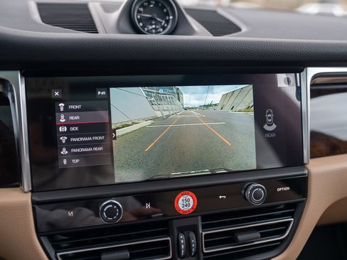 New 2026 Porsche Macan image 20