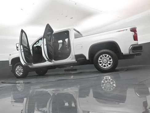 Used 2023 Chevrolet Silverado 2500 LTZ AWD/4WD image 53