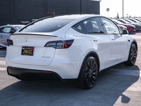 Used 2022 Tesla Model Y Performance AWD/4WD image 4