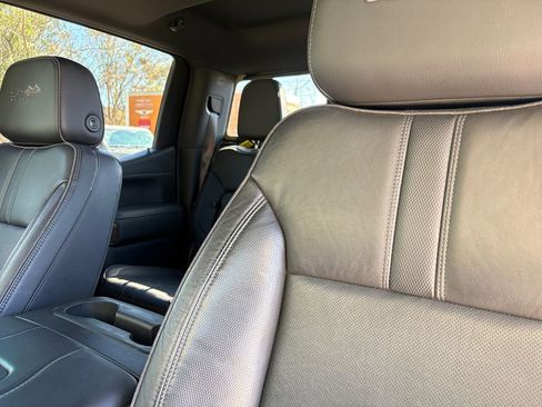 Used 2020 Chevrolet Silverado 1500 High Country w/ Technology Package image 14