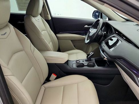 Used 2023 Cadillac XT4 Luxury FWD image 22
