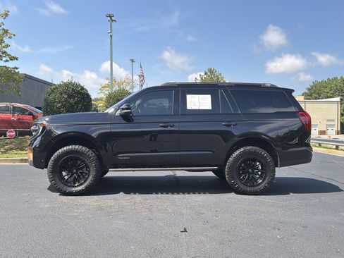Used 2025 Ford Expedition Tremor AWD/4WD image 15