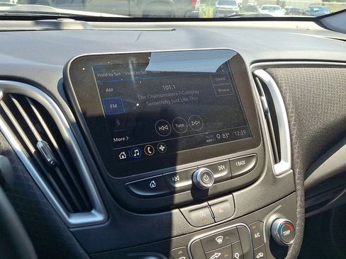 Certified 2025 Chevrolet Malibu RS FWD image 18