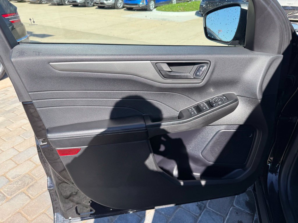 Used 2024 Ford Escape Active AWD/4WD image 10