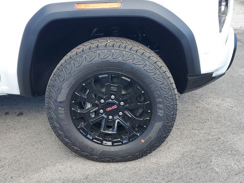 New 2026 GMC Canyon Elevation w/ Convenience Package image 5