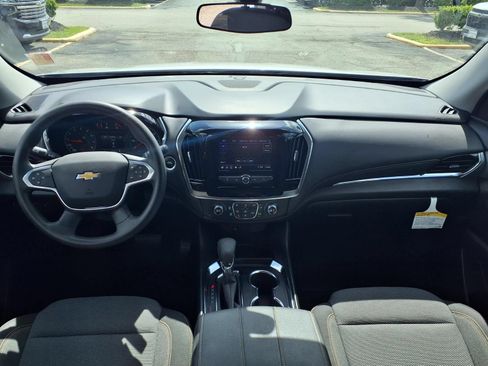 Used 2021 Chevrolet Traverse LS w/ LPO, Floor Liner Package FWD image 3