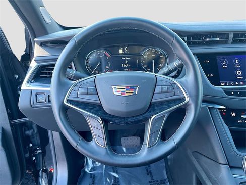 Certified 2025 Cadillac XT5 Premium Luxury image 10