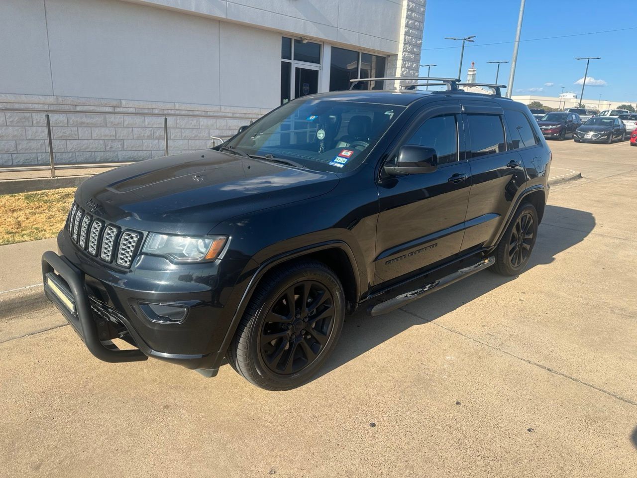 Used 2017 Jeep Grand Cherokee Altitude RWD image 5