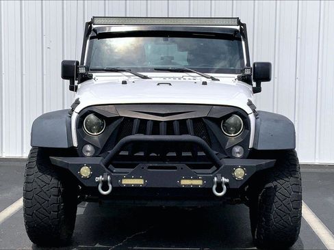 Used 2017 Jeep Wrangler Unlimited Sport w/ Connectivity Group AWD/4WD image 3