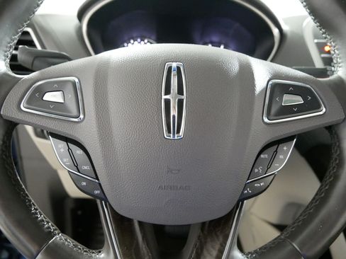 Used 2017 Lincoln MKX Reserve w/ Lincoln MKX Climate Package AWD/4WD image 25