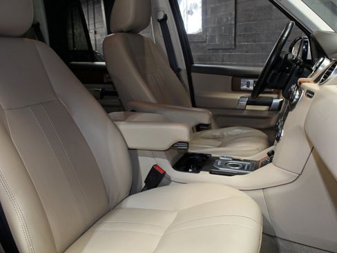 Used 2016 Land Rover LR4 HSE AWD/4WD image 48