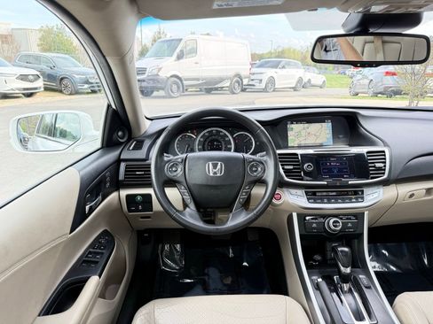 Used 2013 Honda Accord Touring image 30