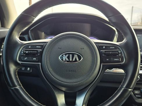 Used 2020 Kia Niro LXS image 23