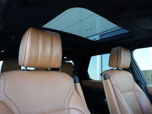 Used 2017 Land Rover Discovery HSE Luxury image 22