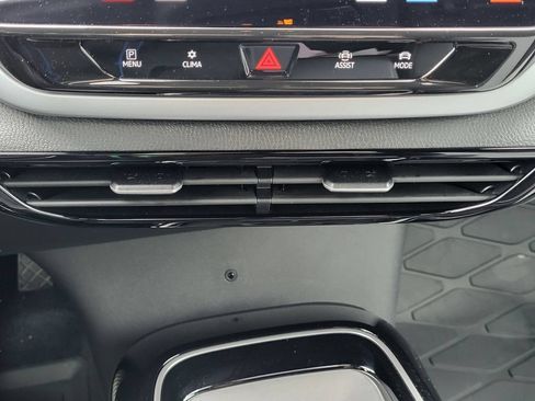 Used 2024 Volkswagen ID.4 2WD image 16