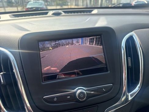 Used 2023 Chevrolet Equinox LT image 18