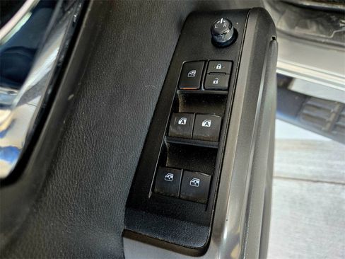 Used 2022 Toyota Tacoma TRD Off-Road image 33