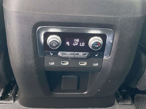 Used 2021 GMC Yukon XL Denali w/ Denali Ultimate Package image 12