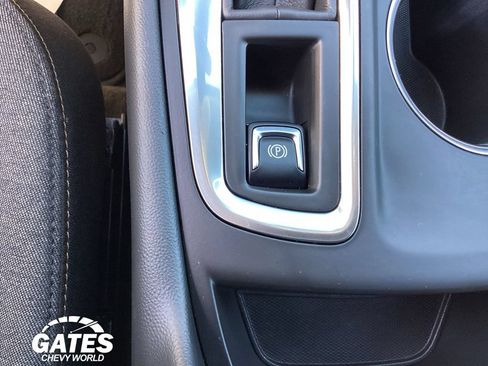 Used 2024 Chevrolet Equinox LT FWD image 30
