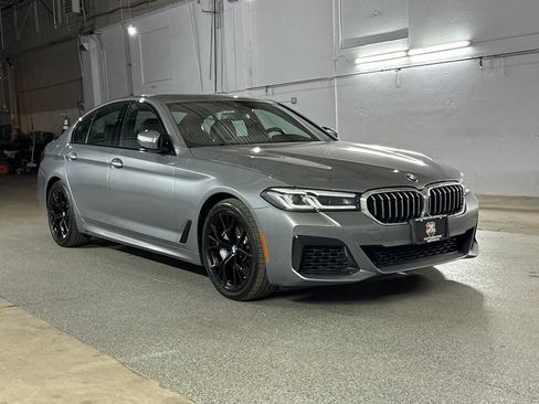 Used 2023 BMW 540i xDrive w/ M Sport Package AWD/4WD image 3