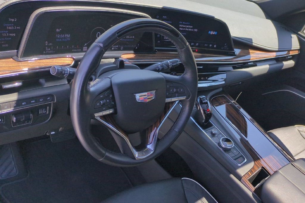 Certified 2023 Cadillac Escalade ESV Premium Luxury w/ Performance Package AWD/4WD image 21