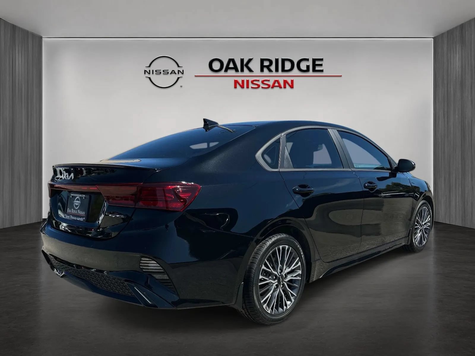 Used 2024 Kia Forte GT-Line w/ GT-Line Premium Package FWD image 3