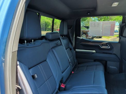 Used 2024 Chevrolet Silverado 1500 High Country AWD/4WD image 35