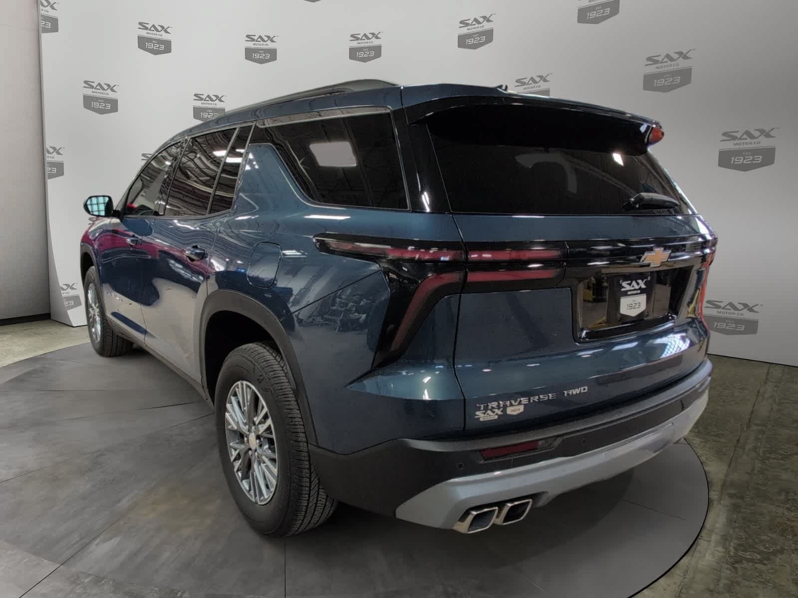 Used 2026 Chevrolet Traverse LT AWD/4WD image 3