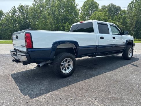 Used 2005 Chevrolet Silverado 2500 LT w/ Heavy-Duty Power Package image 12