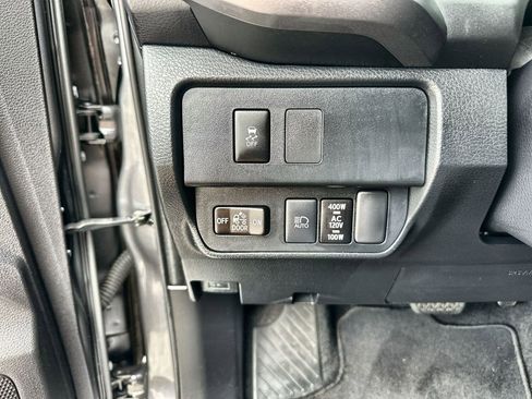 Used 2021 Toyota Tacoma TRD Off-Road w/ Technology Package AWD/4WD image 18