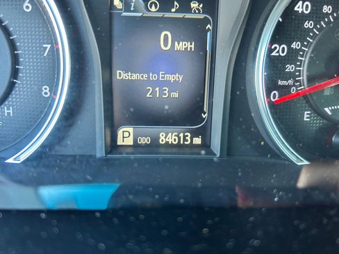 Used 2015 Toyota Camry XSE w/ Moonroof Package image 16