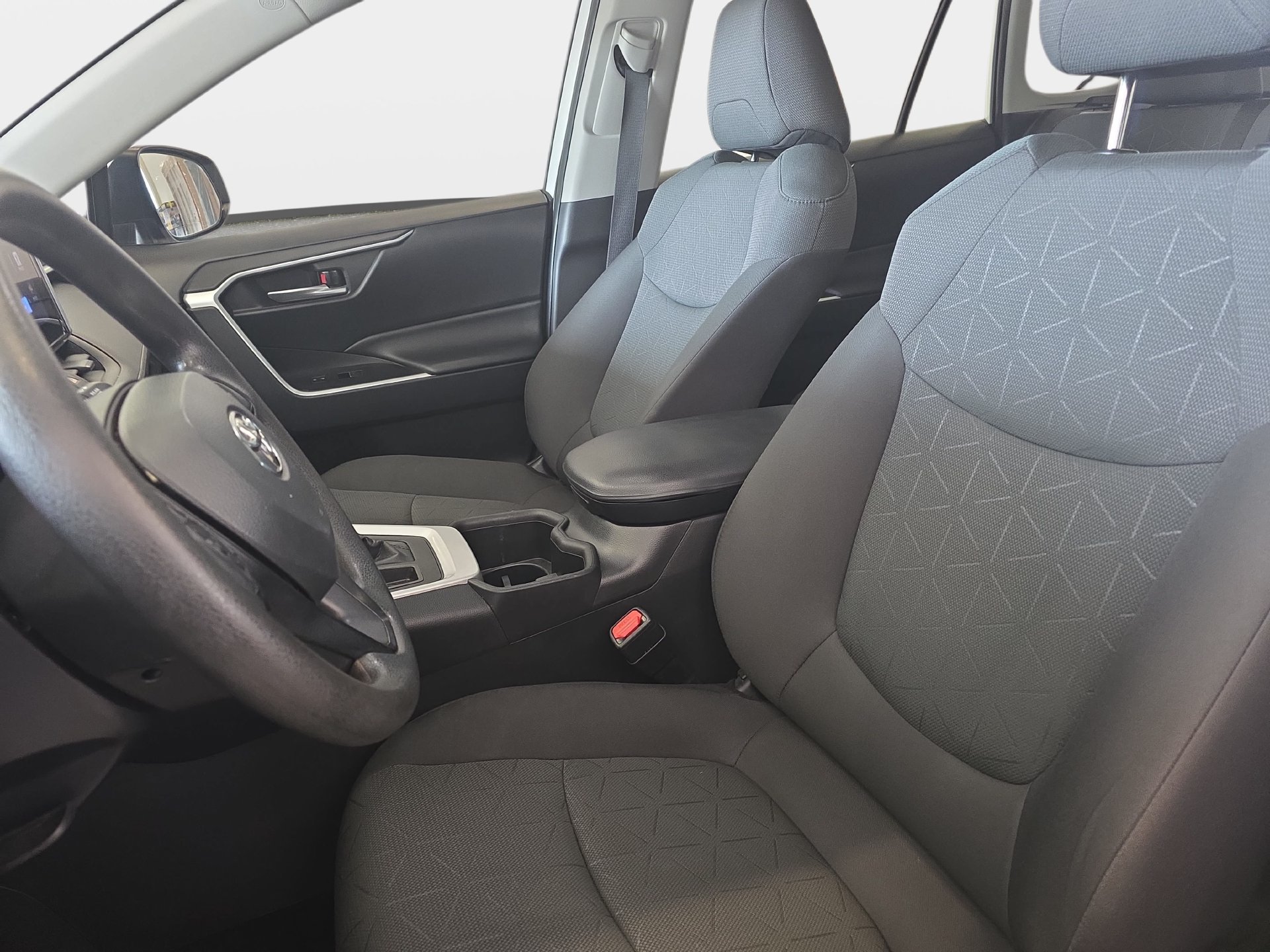 Used 2023 Toyota RAV4 XLE w/ Convenience Package FWD image 15