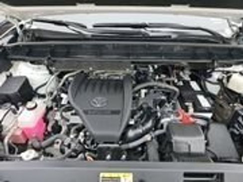 Used 2023 Toyota Highlander LE image 15