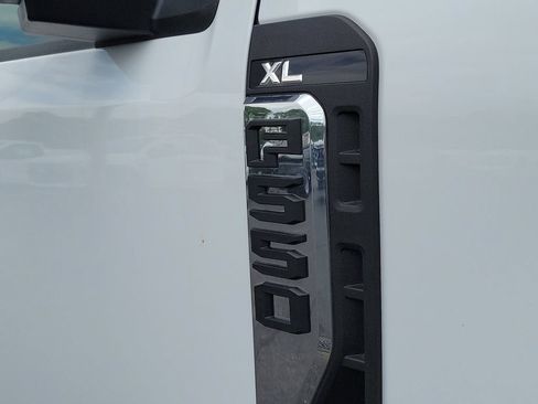 New 2026 Ford F550 4x4 Regular Cab Super Duty image 8