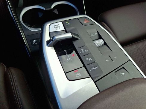 Used 2025 BMW X1 xDrive28i w/ Technology Package image 16