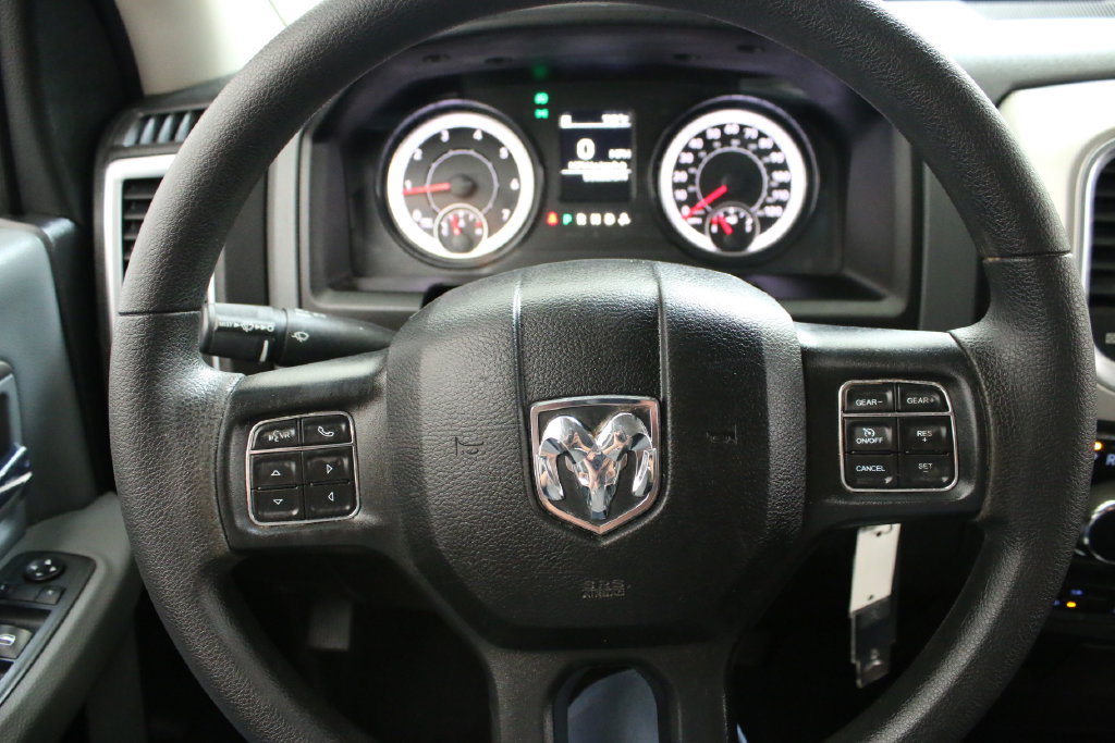 Used 2019 RAM 1500 Classic SLT AWD/4WD image 14