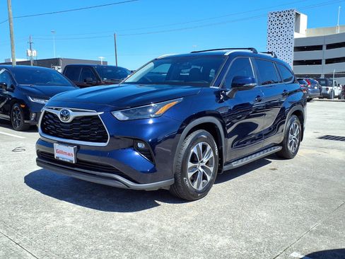 Used 2023 Toyota Highlander XLE FWD image 23