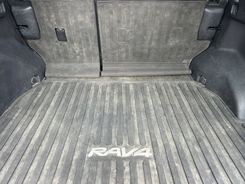 Used 2022 Toyota RAV4 LE AWD/4WD image 20