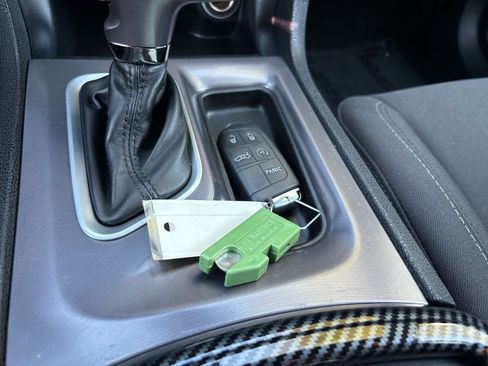 Used 2019 Dodge Charger R/T RWD image 28