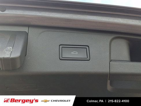 Used 2025 Volkswagen Atlas SE AWD/4WD image 32