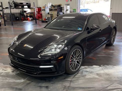 Used 2020 Porsche Panamera 4 image 1