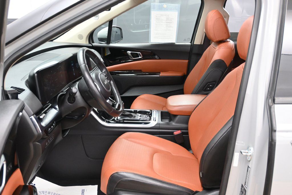 Used 2024 Kia Carnival SX Prestige FWD image 30