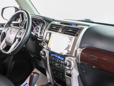 Used 2022 Toyota 4Runner Limited AWD/4WD image 27