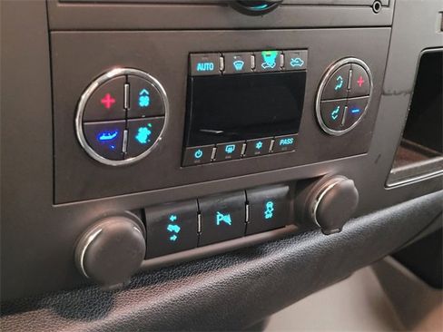 Used 2013 GMC Sierra 1500 SLE w/ Power Tech Package image 17