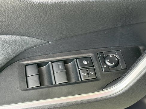 Used 2025 Toyota RAV4 LE FWD image 15