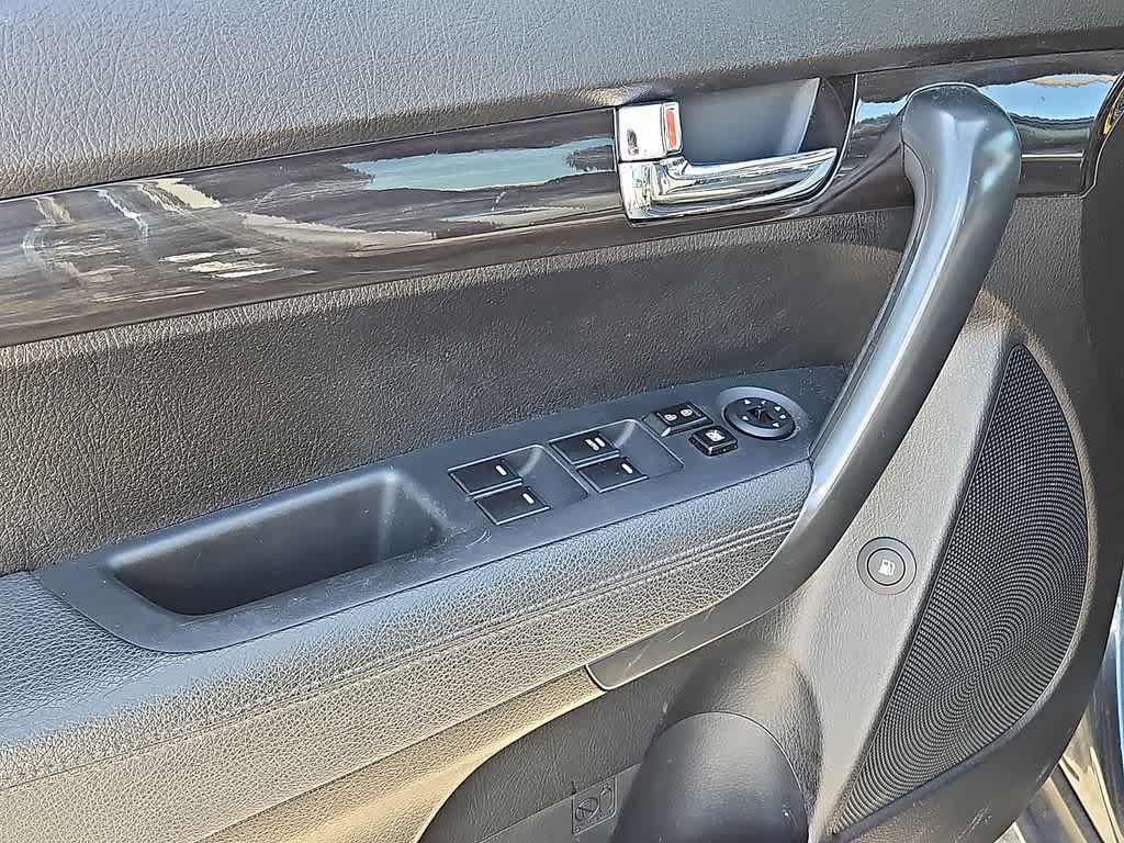 Used 2012 Kia Sorento LX w/ V6 Convenience Pkg FWD image 13