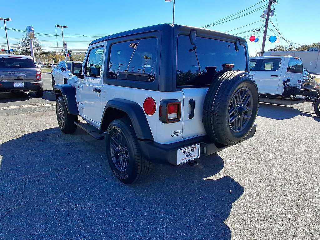 Used 2024 Jeep Wrangler Sport AWD/4WD image 6
