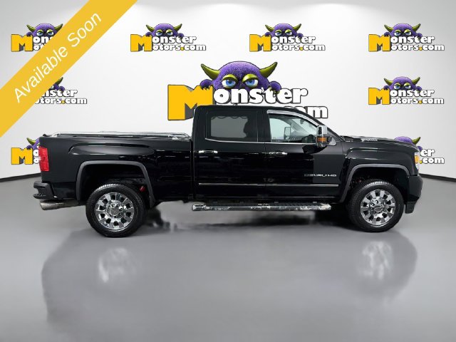 Used 2018 GMC Sierra 2500 Denali w/ Suspension Package, Off-Road AWD/4WD image 4